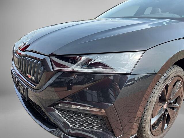 Skoda OCTAVIA Combi 1.4 TSI 245pk DSG RS iV PHEV Business · Panoramadak · Wegklapbare Trekhaak · Canton Audio · Stoel, Stuur en achterbankverwarming · Apple/Android Car Play · Elek. Voorstoelen · 18'' Inch ·
