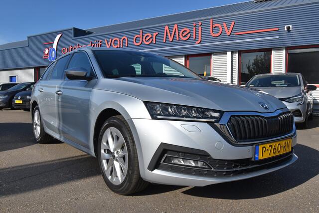 Skoda OCTAVIA Combi 1.0 e-TSI Business Edition Plus , TREKHAAK , CLIMATR , A UITRIJ CAM , PDC V+A , LED KOPL ,