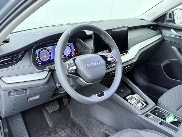 Skoda OCTAVIA Combi Business Edition Plus 1.5 TSI 150 PK DSG | Automaat | Trekhaak | 18" Lichtmetalen Velgen | Winterpakket |