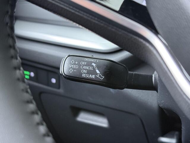 Skoda OCTAVIA Combi Business Edition Plus 1.5 TSI 150 PK DSG | Automaat | Trekhaak | 18" Lichtmetalen Velgen | Winterpakket |