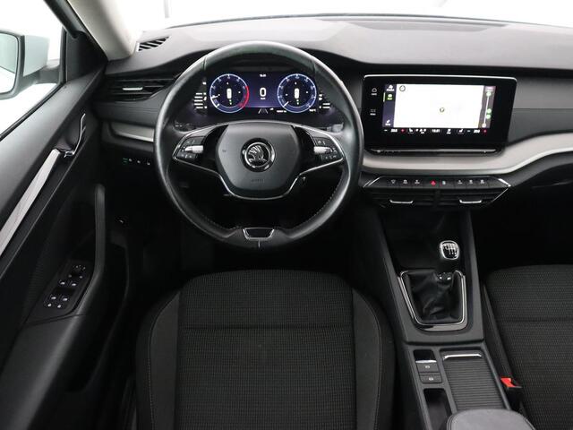 Skoda OCTAVIA 1.0 TSI Business Edition | Stoelverwarming | Trekhaak | Camera | Carplay | Navigatie | 17'' | Cruise control | DAB | Digital Cockpit | Parkeerhulp | Climate control