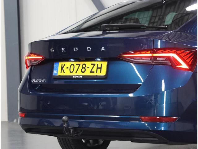 Skoda OCTAVIA 110PK Edition Plus | 1ste eigenaar | AppleCarplay/AndroidAuto | Alcantara/LEER | Trekhaak | Camera | 18"LMV | LEDmatrix | Stuur/Stoel/ACHTERBANK/Verwarming | Navigatie | Cruise Control | Sfeerverlichting | Keyless | Isofix | Privacy Glass | Parkeersensor