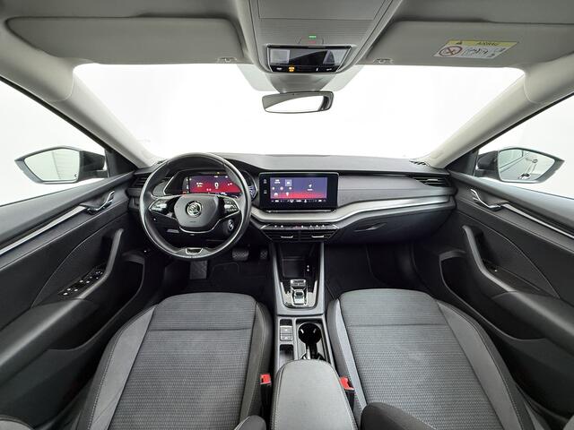 Skoda OCTAVIA Combi 1.4TSI iV PHEV Hybrid Apple Carplay Android Auto Navi* Ecc Cruise Control Virtual Cockpit Pdc Business Edition Lmv Led Isofix DAB Keyless-go Rijstrooksensor WiFi