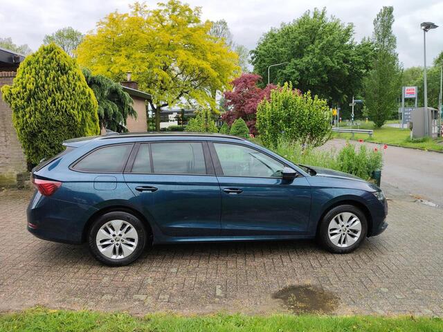 Skoda OCTAVIA COMBI 1.0 e-TSI Hybr BusEd. Navi, Dig.Displ,Camera