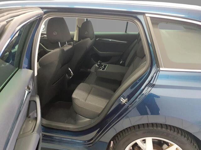 Skoda OCTAVIA Combi 1.4 TSI iV 204pk PHEV Business Edition / Navigatie / Massage / Adaptive Cruise / Wordt Verwacht