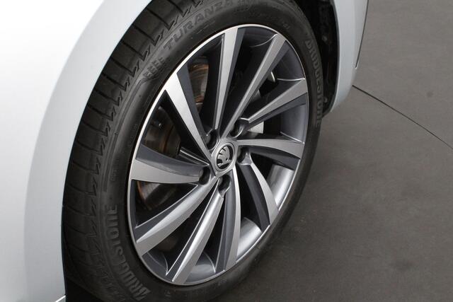 Skoda OCTAVIA Combi 1.4 TSI iV PHEV Style > Plug in Hybride/Pano.dak/Trekhaak/Winterpakket...