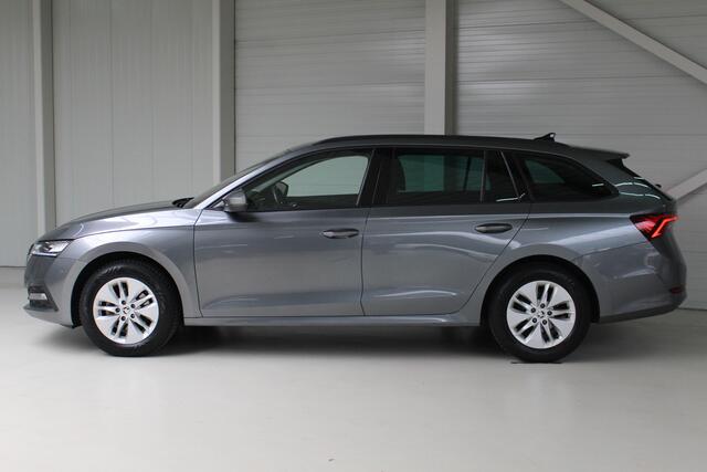 Skoda OCTAVIA Combi 1.5 e-TSI Business Edition Navigatie | Adaptieve Cruise Control | Parkeersensoren