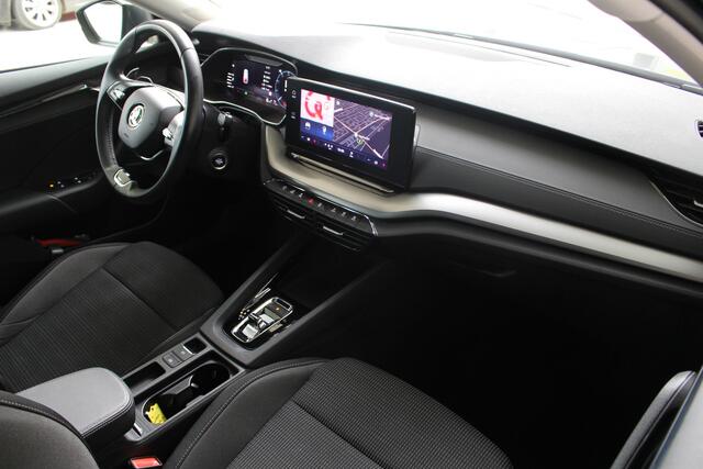 Skoda OCTAVIA Combi 1.5 e-TSI Business Edition Navigatie | Adaptieve Cruise Control | Parkeersensoren