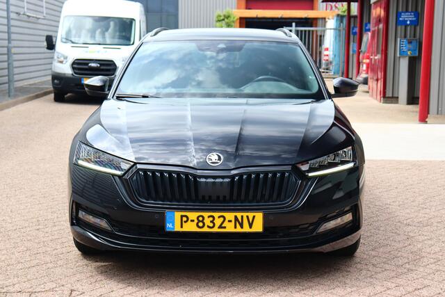Skoda OCTAVIA Combi 1.0 e-TSI Sport Business O.a: Trekhaak, PDC, Clima, Navi, Cruise, Carplay, Etc. All-in prijs!