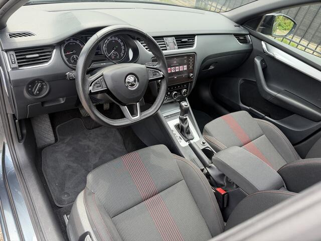 Skoda OCTAVIA Combi 1.5 TSI DSG Greentech Sport Business Pano/Carplay/Stoelverw