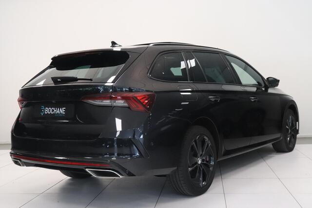 Skoda OCTAVIA Combi 1.4 TSI RS iV PHEV Business | Panoramadak | Camera | Adaptieve cruise | Sportstoelen | SoH 95,5% |