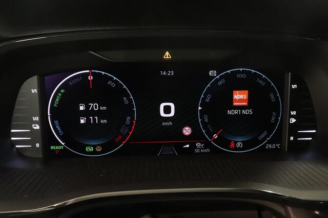Skoda OCTAVIA Combi 1.4 TSI RS iV PHEV Business | Panoramadak | Camera | Adaptieve cruise | Sportstoelen | SoH 95,5% |