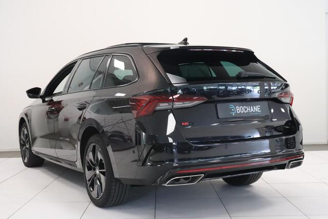 Skoda OCTAVIA Combi 1.4 TSI RS iV PHEV Business | Panoramadak | Camera | Adaptieve cruise | Sportstoelen | SoH 95,5% |