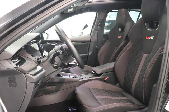 Skoda OCTAVIA Combi 1.4 TSI RS iV PHEV Business | Panoramadak | Camera | Adaptieve cruise | Sportstoelen | SoH 95,5% |