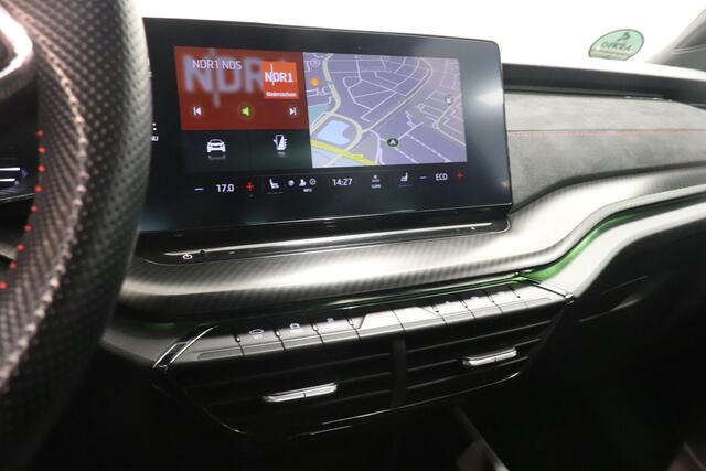 Skoda OCTAVIA Combi 1.4 TSI RS iV PHEV Business | Panoramadak | Camera | Adaptieve cruise | Sportstoelen | SoH 95,5% |