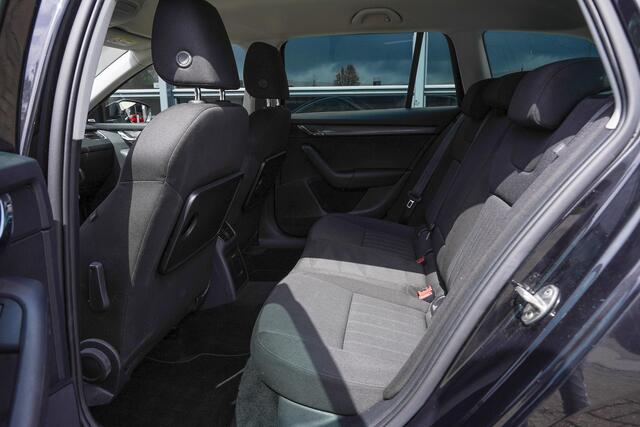 Skoda OCTAVIA Combi 1.0 TSI 116PK Style Business Trekhaak|Xenon|Gewoon goed|
