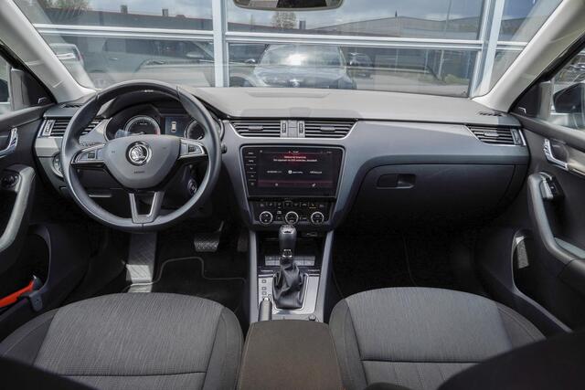 Skoda OCTAVIA Combi 1.0 TSI 116PK Style Business Trekhaak|Xenon|Gewoon goed|