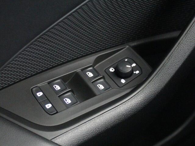 Skoda OCTAVIA Combi 1.5 TSI First Edition | Navi | Clima | Trekhaak |