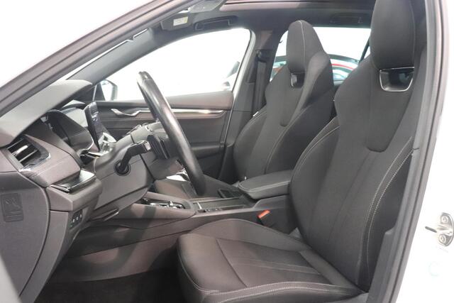 Skoda OCTAVIA Combi 1.4 TSI iV PHEV Sportline Business | Panoramadak | Camera | Memory | SoH 91,6% | Matrix LED |