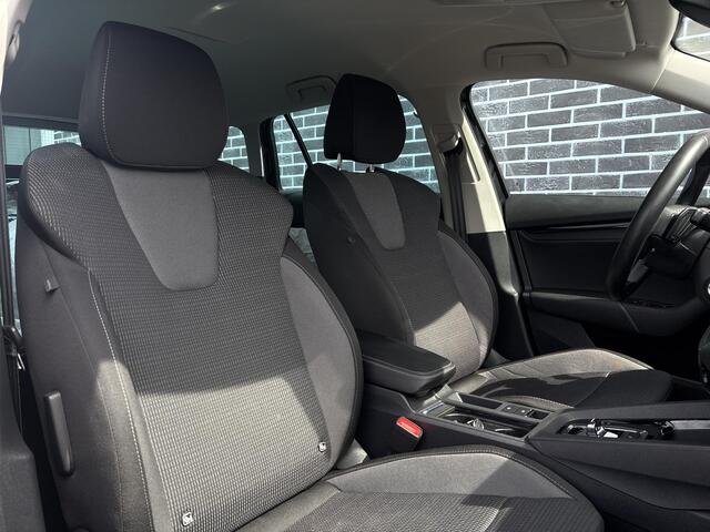 Skoda OCTAVIA Combi 1.4 TSI IV Business | Plug-in Hybrid (PHEV) | Achteruitrijcamera | Navigatie | Apple Carplay | Android Auto | Keyless Entry | Stoelverwarming voor en achter | SunSet | Parkeersensoren