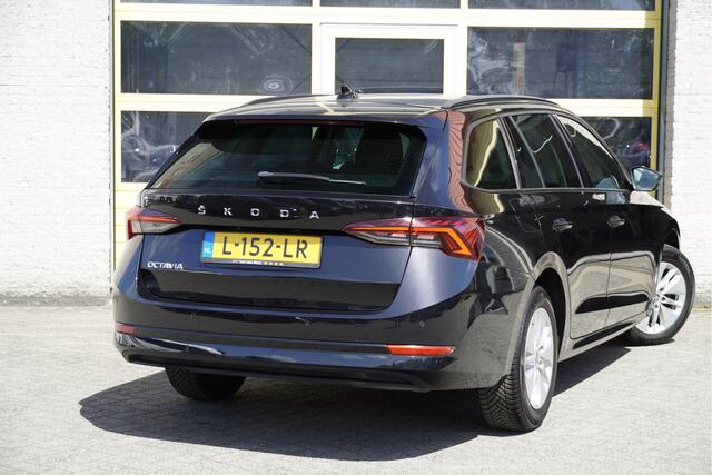 Skoda OCTAVIA Combi 1.0 TSI Business Edition BJ2021 Lmv 16" | Led V+A | Dynamische knipperlichten | Pdc | Elek. achterklep | App-Connect | Navi | Virtual cockpit | Dashboard verlichting | Climate control | Cruise control | Extra getint glas