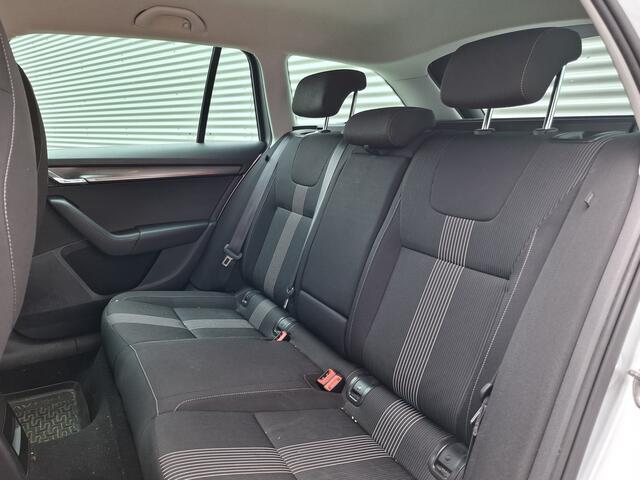 Skoda OCTAVIA Combi 1.5 TSI Greentech Style Business | Nieuw Binnen! | Automaat | Stoelverwarming | Trekhaak