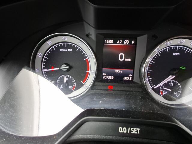 Skoda OCTAVIA Combi 1.5 TSI Greentech Style Business | Nieuw Binnen! | Automaat | Stoelverwarming | Trekhaak