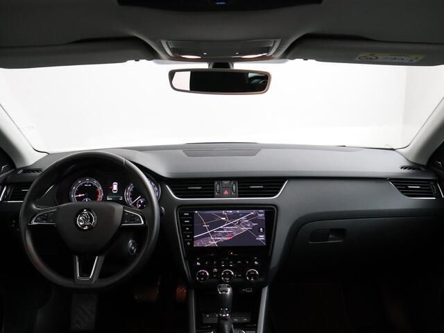 Skoda OCTAVIA Combi 1.5 TSI Greentech Business Edition Plus | Schuif-Kantel dak | Camera | Trekhaak!