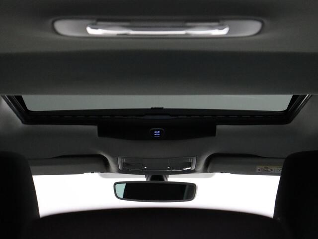 Skoda OCTAVIA Combi 1.5 TSI Greentech Business Edition Plus | Schuif-Kantel dak | Camera | Trekhaak!