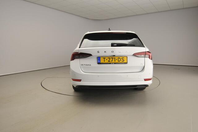 Skoda OCTAVIA Combi 1.4 TSI iV PHEV Business Edition Plus | HUD | Stoel / Stuur / Achterbank verwarmd