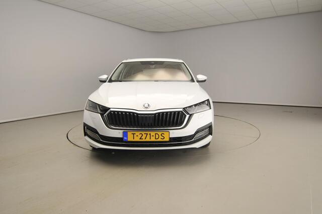 Skoda OCTAVIA Combi 1.4 TSI iV PHEV Business Edition Plus | HUD | Stoel / Stuur / Achterbank verwarmd