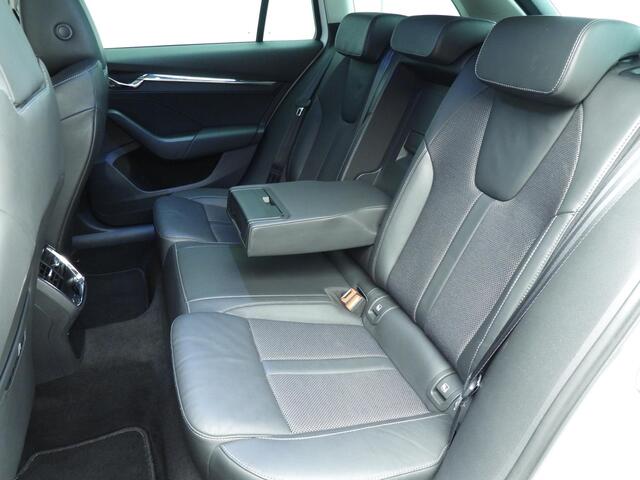 Skoda OCTAVIA Combi 1.4 TSI iV PHEV Business Edition Plus | HUD | Stoel / Stuur / Achterbank verwarmd