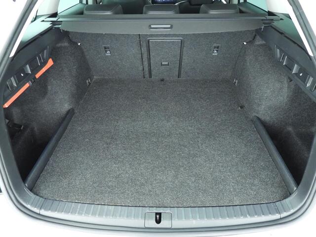 Skoda OCTAVIA Combi 1.4 TSI iV PHEV Business Edition Plus | HUD | Stoel / Stuur / Achterbank verwarmd