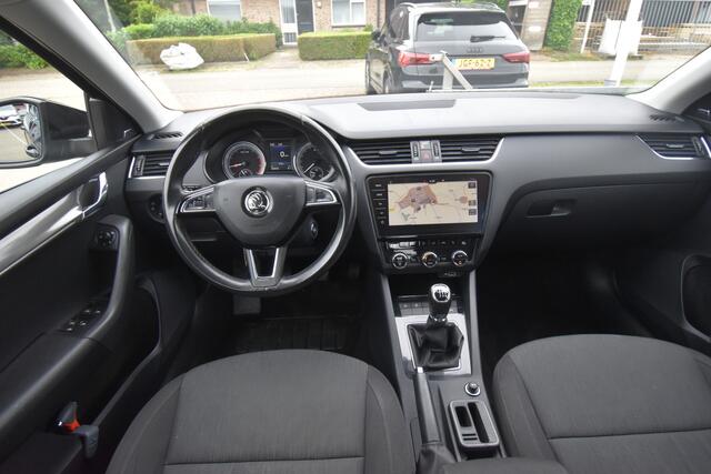 Skoda OCTAVIA 1.0 TSI Greentech Business Edition ,TREKHAAK , CLIMATR , CR CONTR , NAVI , LED KOPL , LMV18 ,