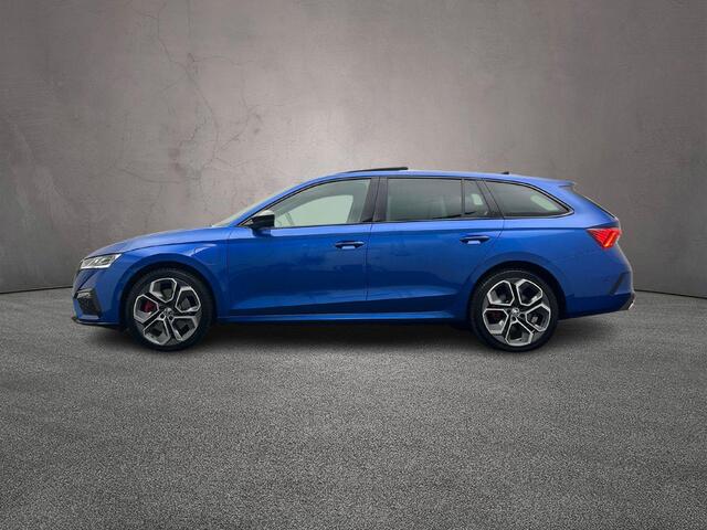 Skoda OCTAVIA Combi RS Business 1.4 TSI PHEV 245pk DSG Automaat Panoramadak, Adaptive cruise control, Achteruitrijcamera, Navigatie, Parkeersensoren, LED matrix koplampen