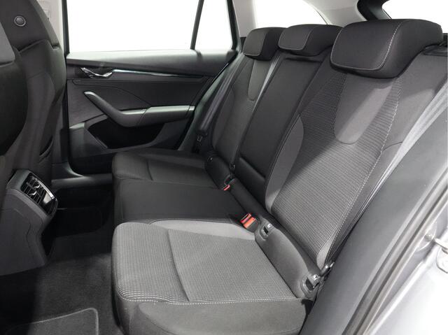 Skoda OCTAVIA Combi 1.0 e-TSI 110pk DSG Business Edition Trekhaak Navigatie Keyless Lm Velgen 248