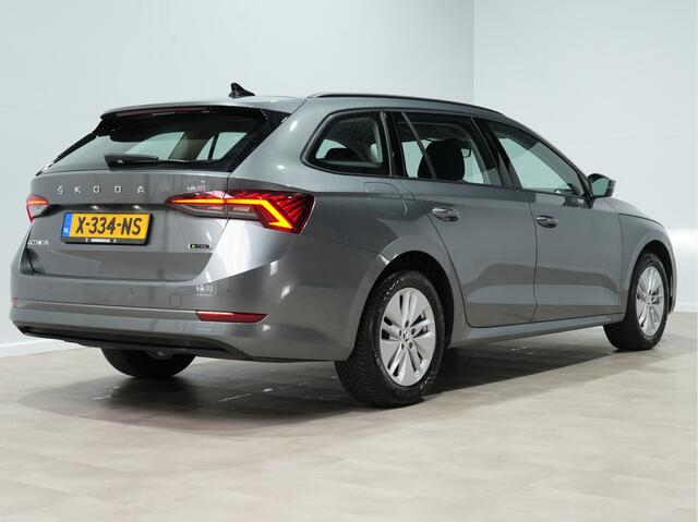 Skoda OCTAVIA Combi 1.0 e-TSI 110pk DSG Business Edition Trekhaak Navigatie Keyless Lm Velgen 248