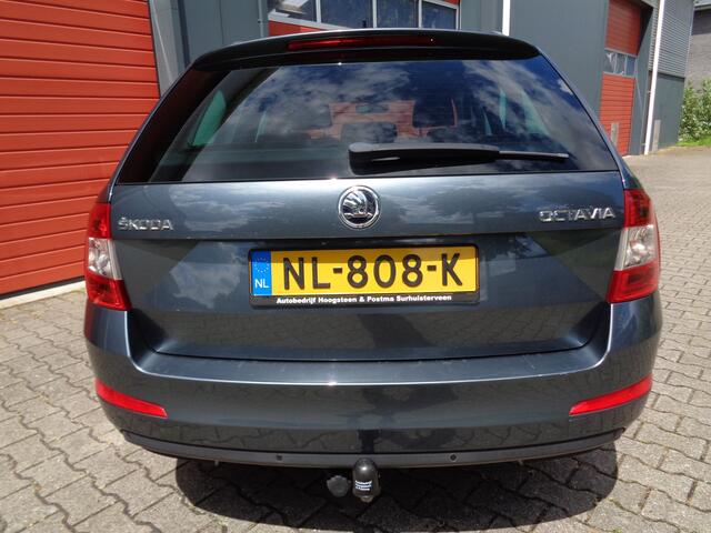 Skoda OCTAVIA Combi 1.0 TSI Greentech Ambition Business 116PK Clima Navi Cruise LMV 6-BAK Trekhaak 2E-Eigenaar NL-Auto