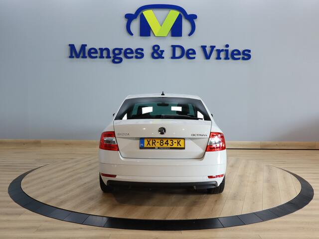 Skoda OCTAVIA 1.0 TSI Greentech Ambition Business Airco ECC | DAB | Apple Carplay | Half leer-stof | Cruise Control | Isofix | NAP