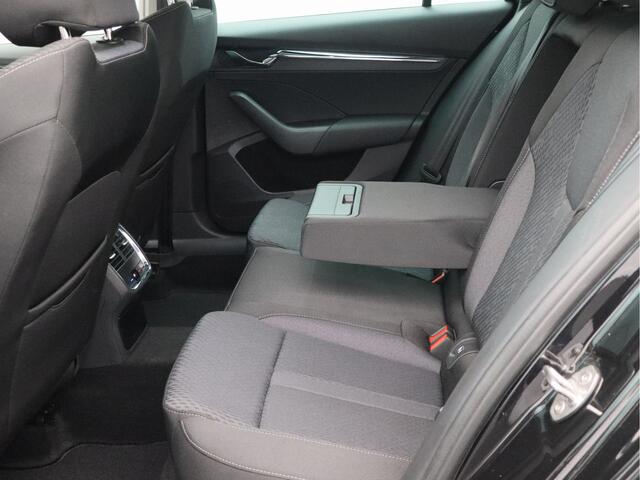 Skoda OCTAVIA Combi 1.5 e-TSI Business Edition Plus/ automaat/ unieke km!