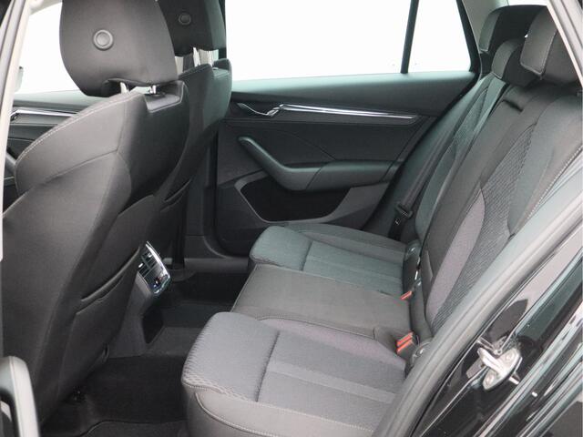 Skoda OCTAVIA Combi 1.5 e-TSI Business Edition Plus/ automaat/ unieke km!