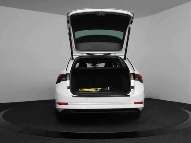 Skoda OCTAVIA Combi 1.4 TSI iV PHEV Style | Stoelverwarming | Elektrisch bedienbare stoelen