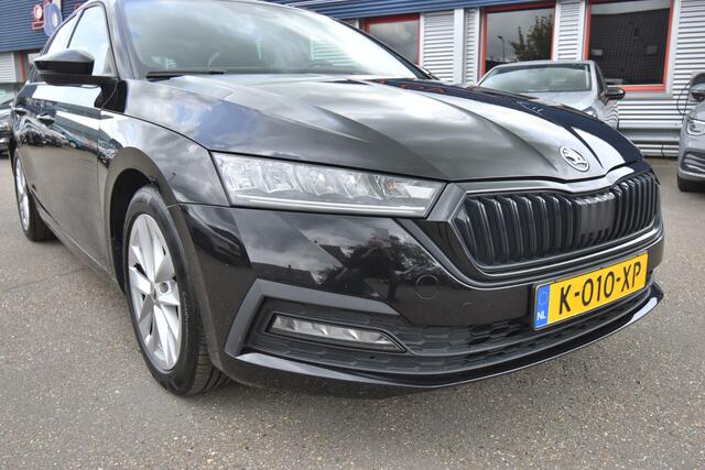 Skoda OCTAVIA Combi 1.0 e-TSI Sport Business , VIRTUAL COCKPIT , CR CONTR , NAVI , LMV17 , PDC A , CLIMATR ,