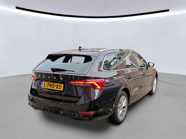 Skoda OCTAVIA Combi 1.0 TSI Ambition / Navigatie / App connect / Camera / Parkeersensoren V+A / Elektrische klep /