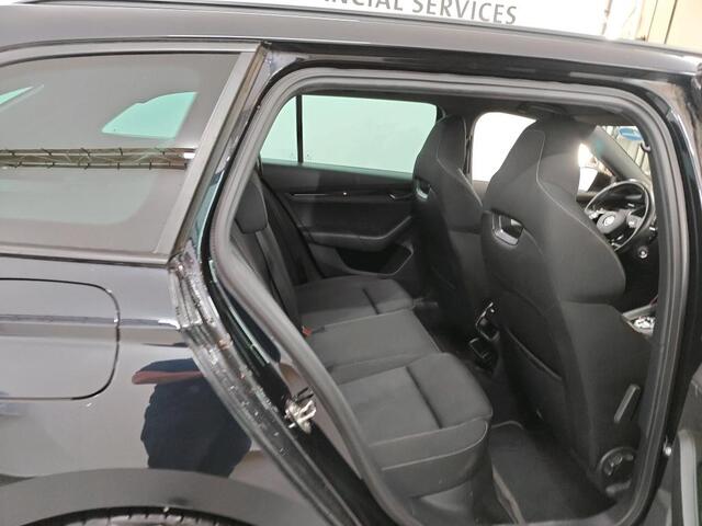 Skoda OCTAVIA Combi 1.0 e-TSI 110pk DSG Sport Business / Navigatie / Achteruitrij camera / Parkeersensoren / 16'' LMV