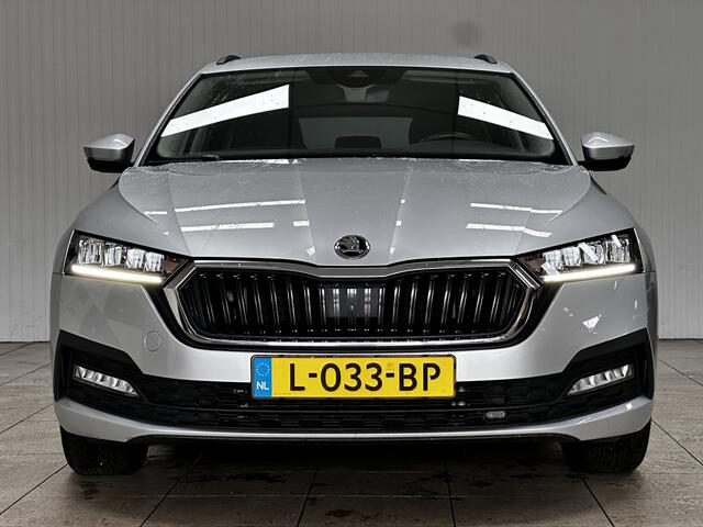 Skoda OCTAVIA Combi 1.0 e-TSI Ambition/ Automaat!/ LED Koplampen/ Apple+android/ DAB+/ Virtual Cockpit/ Stoelverw./ Clima/ Navi/ Cruise/ Bluetooth/ Multi.LEDER.Stuur/ Elek.Pakket/ Isofix/ PDC Achter.