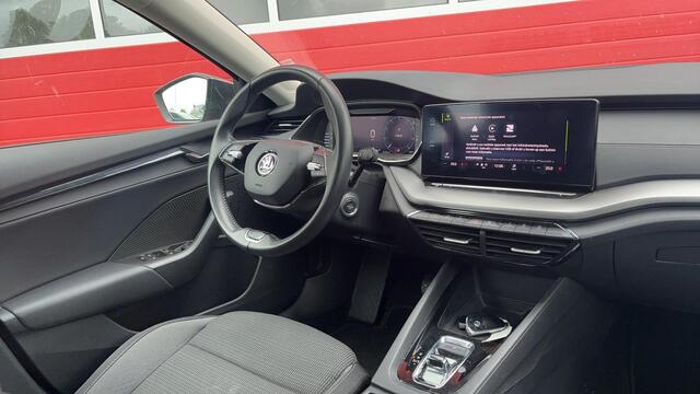 Skoda OCTAVIA Combi 1.5 e-TSI Business Edition AUTOMAAT / TREKHAAK / CARPLAY / FULL LED / KEYLESS / CLIMA / PDC / BLUETOOTH / CRUISE / NL-AUTO