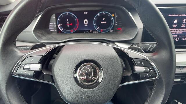 Skoda OCTAVIA Combi 1.5 e-TSI Business Edition AUTOMAAT / TREKHAAK / CARPLAY / FULL LED / KEYLESS / CLIMA / PDC / BLUETOOTH / CRUISE / NL-AUTO