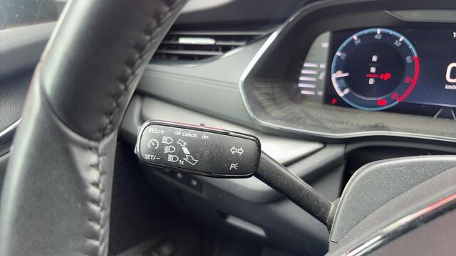 Skoda OCTAVIA Combi 1.5 e-TSI Business Edition AUTOMAAT / TREKHAAK / CARPLAY / FULL LED / KEYLESS / CLIMA / PDC / BLUETOOTH / CRUISE / NL-AUTO