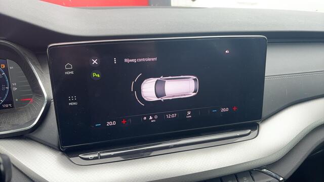 Skoda OCTAVIA Combi 1.5 e-TSI Business Edition AUTOMAAT / TREKHAAK / CARPLAY / FULL LED / KEYLESS / CLIMA / PDC / BLUETOOTH / CRUISE / NL-AUTO